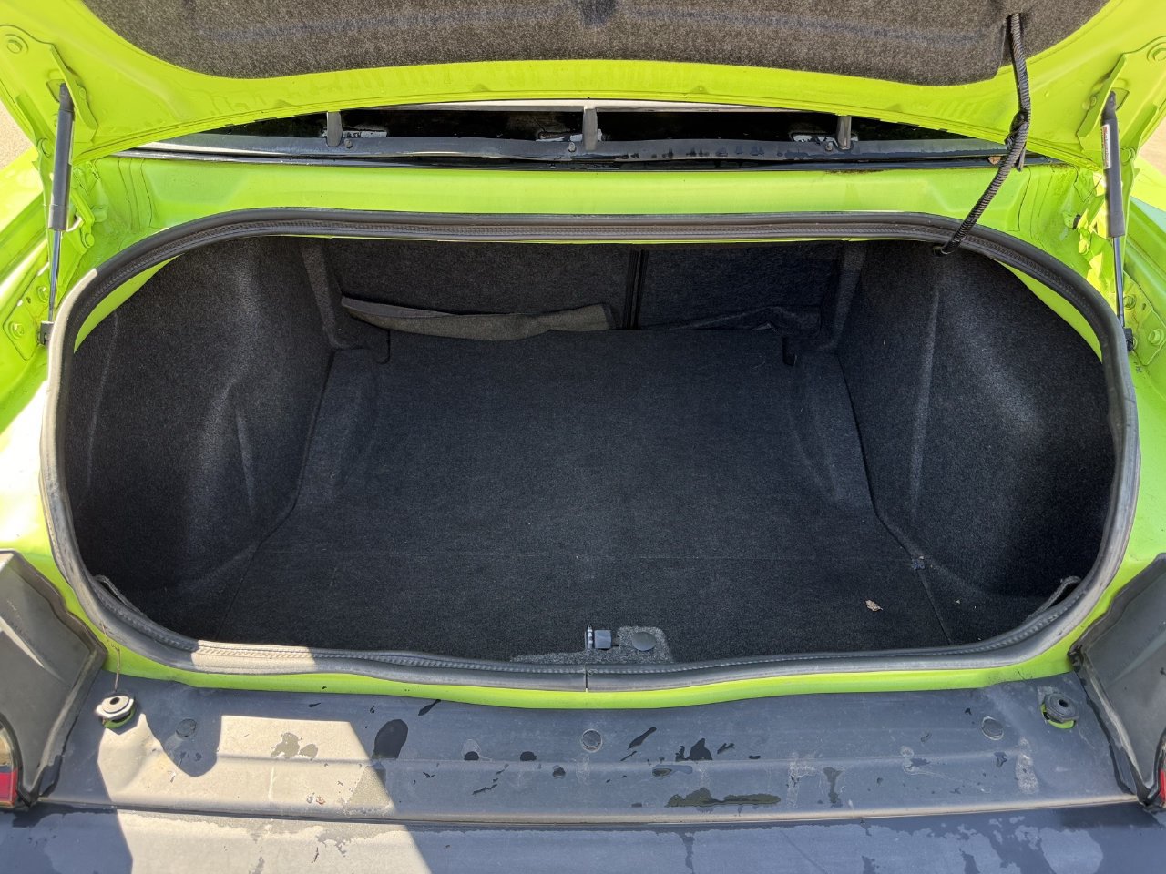Used 2015 Dodge Challenger R/T RWD image 27