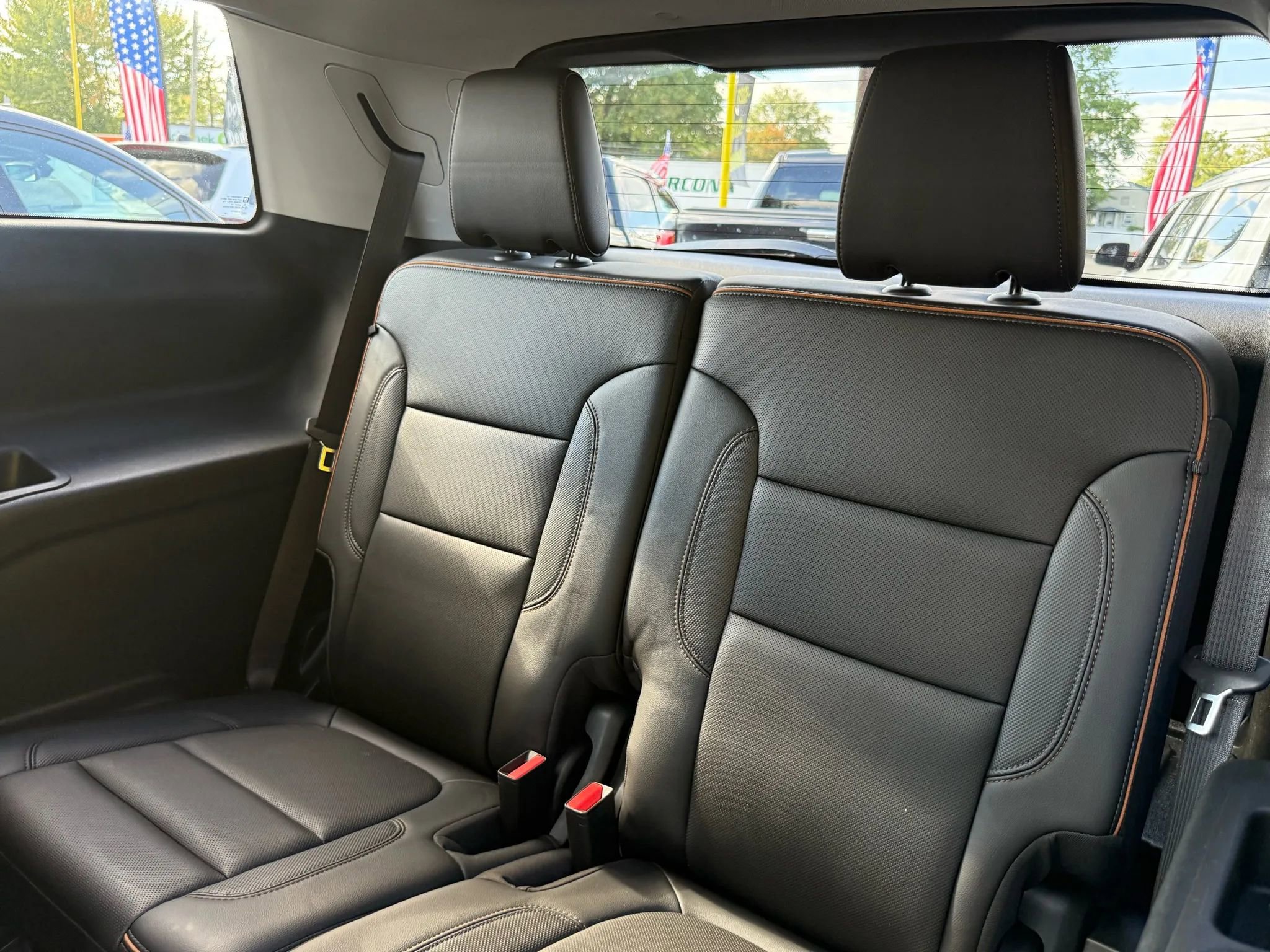 Used 2022 GMC Acadia AT4 w/ Technology Package image 29