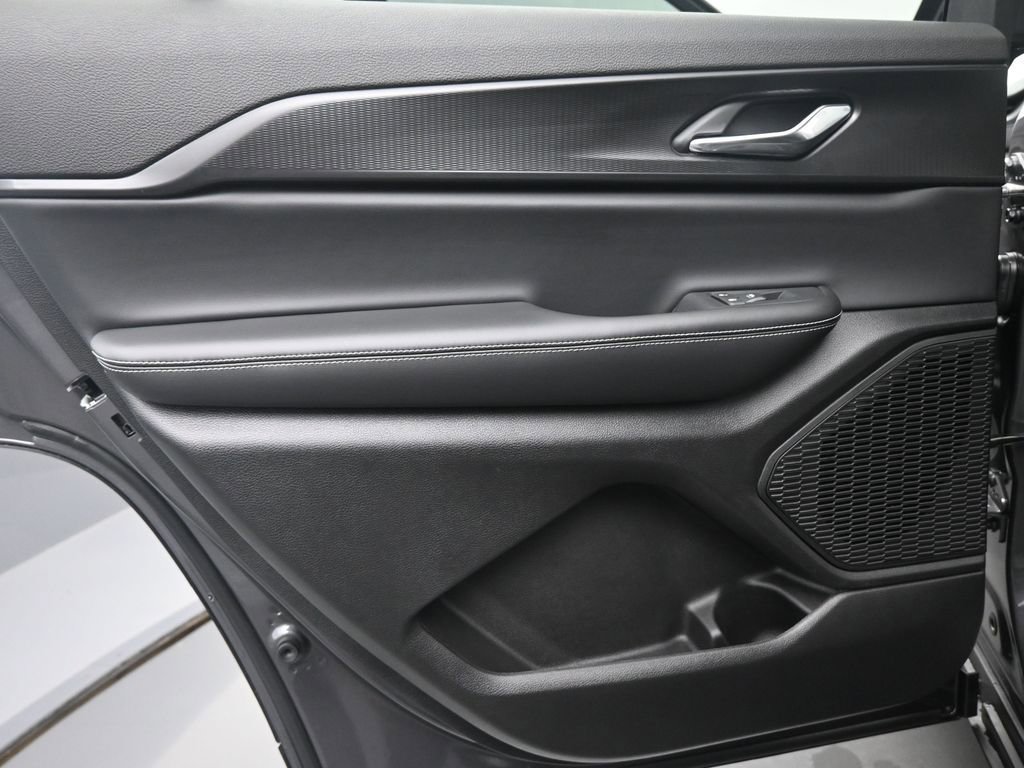 New 2025 Jeep Grand Cherokee L Laredo w/ Luxury Tech Group I image 14