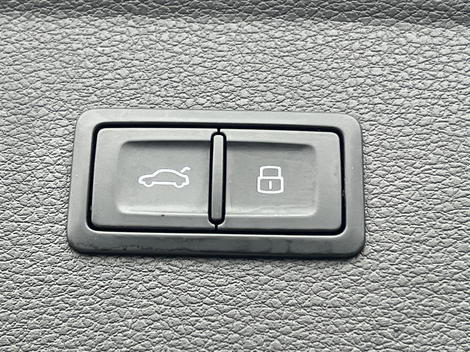 Certified 2023 Audi Q5 e Premium Plus w/ Premium Plus Package image 19