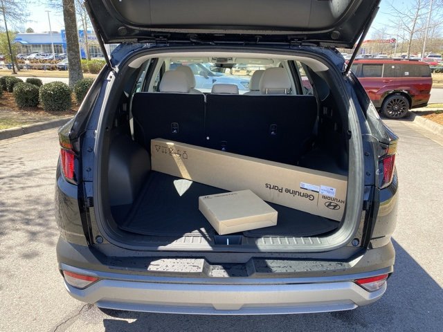 New 2025 Hyundai Tucson SE image 8