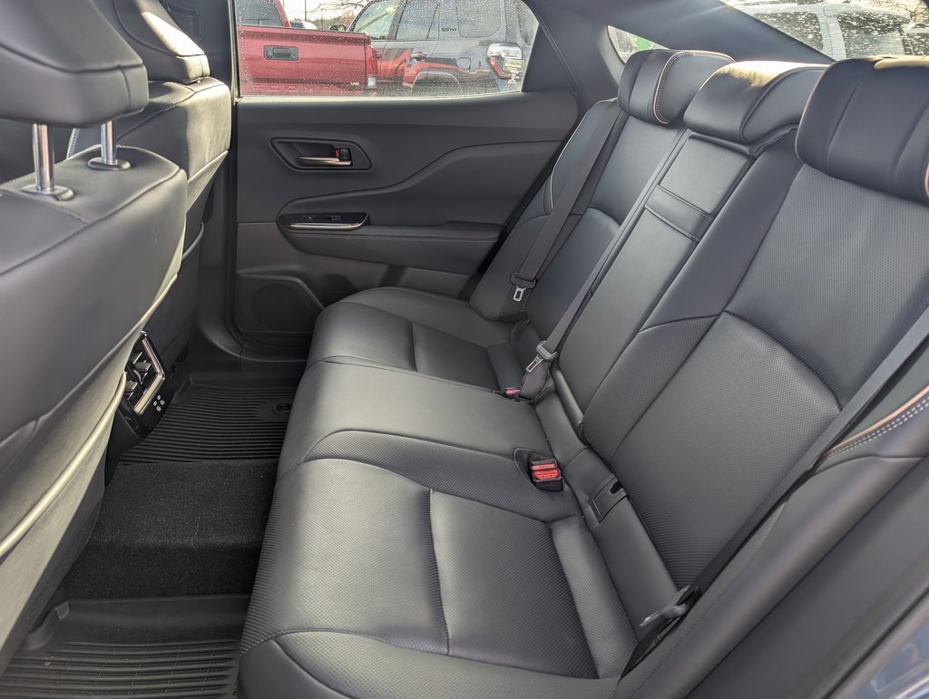 Used 2025 Toyota Crown XLE image 18