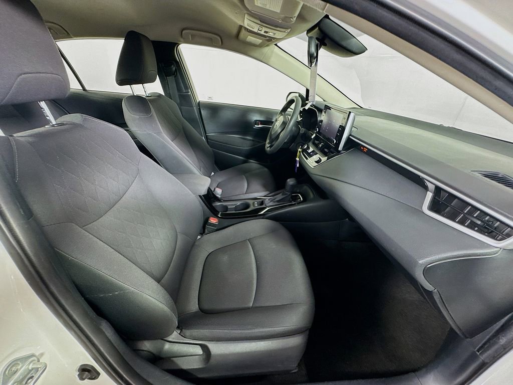 Used 2020 Toyota Corolla LE FWD image 32