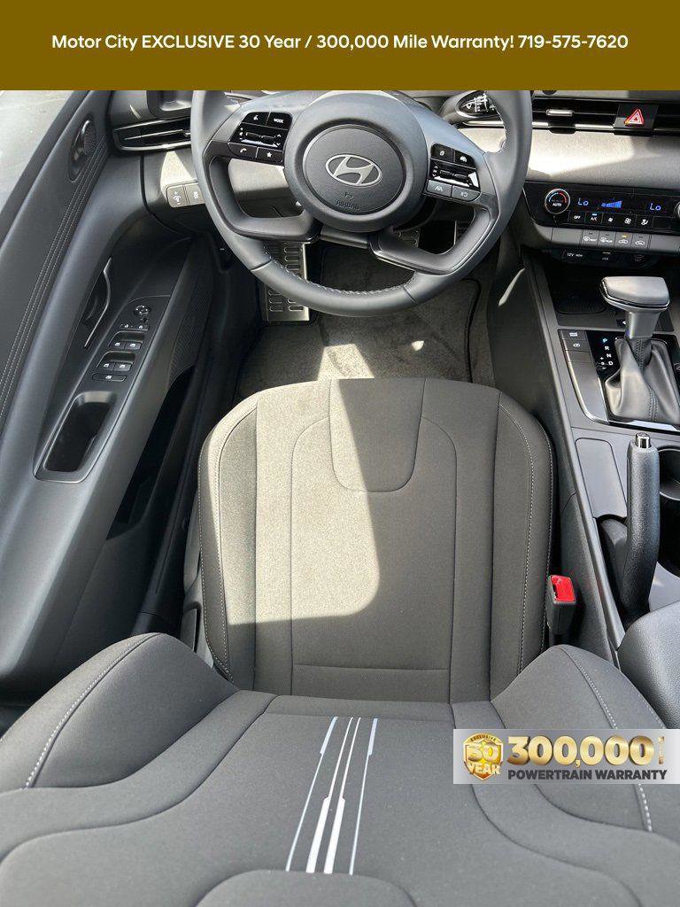 New 2025 Hyundai Elantra SEL image 17