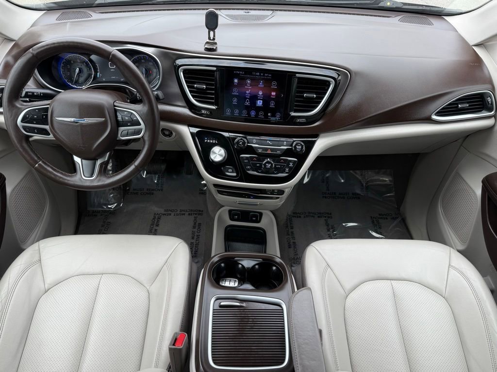 Used 2017 Chrysler Pacifica Touring-L Plus FWD image 24