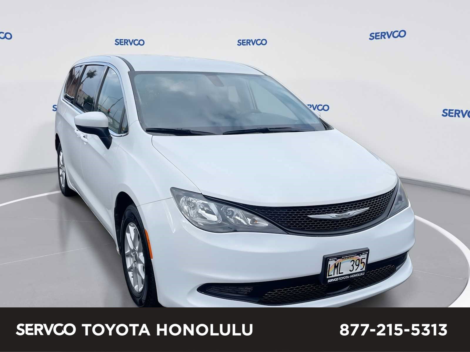 Used 2022 Chrysler Voyager LX image 1