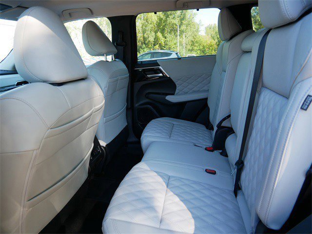 New 2025 Mitsubishi Outlander SEL image 5