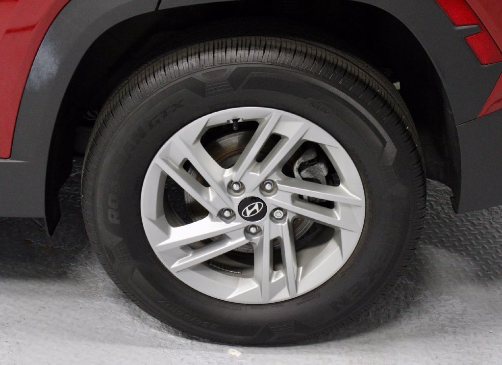 Certified 2025 Hyundai Tucson SE AWD/4WD image 17