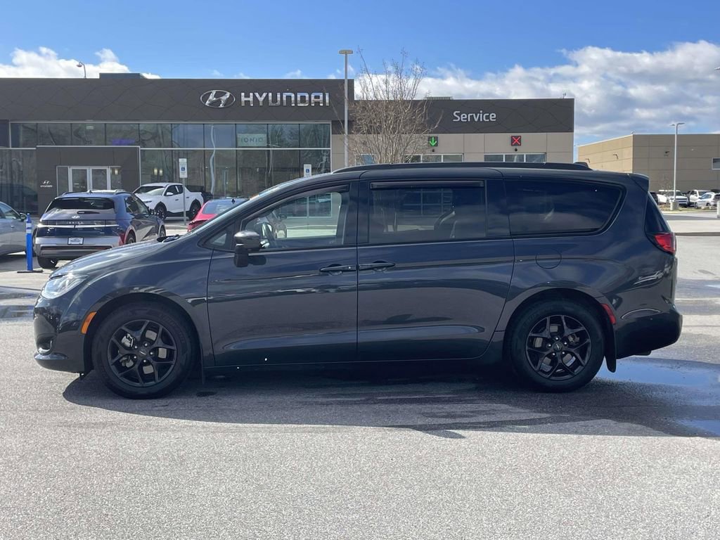 Used 2020 Chrysler Pacifica Touring-L Plus w/ Advanced Safetytec Group image 25