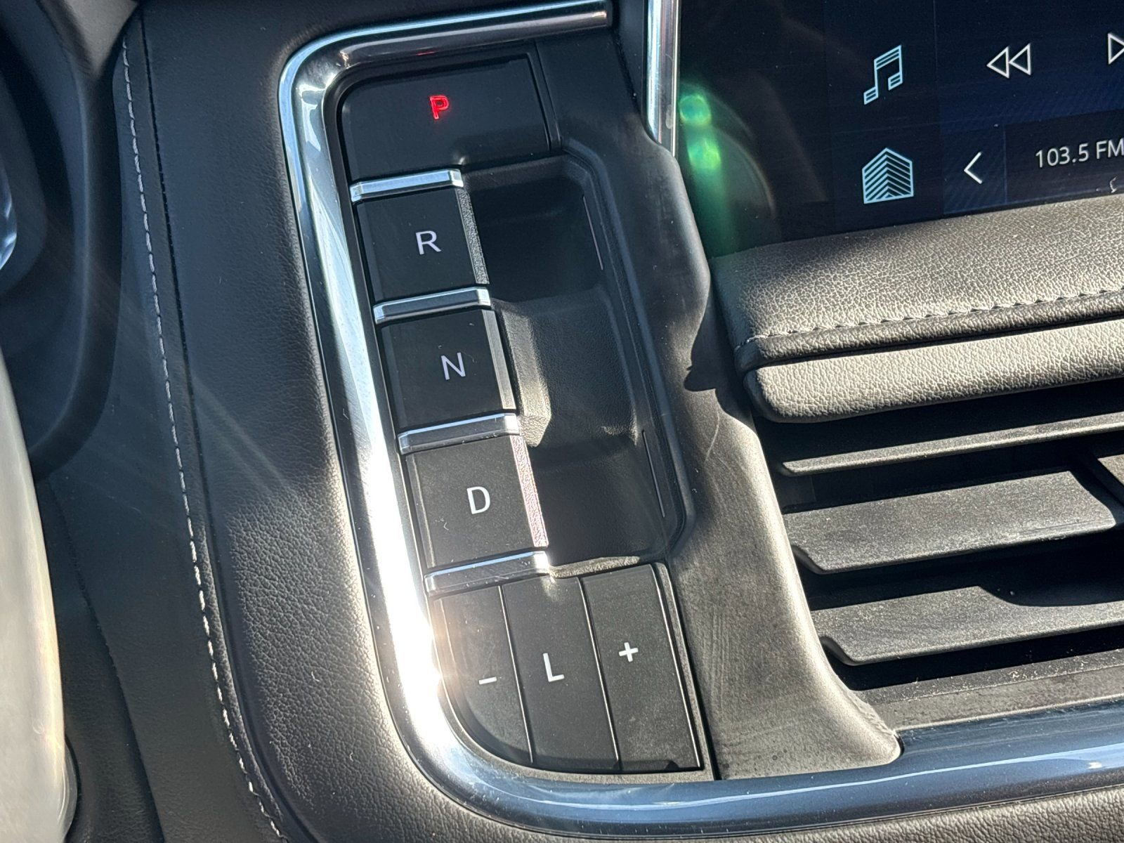 Used 2023 Chevrolet Tahoe LT w/ Luxury Package image 23