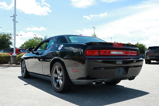 Used 2014 Dodge Challenger SXT RWD image 8