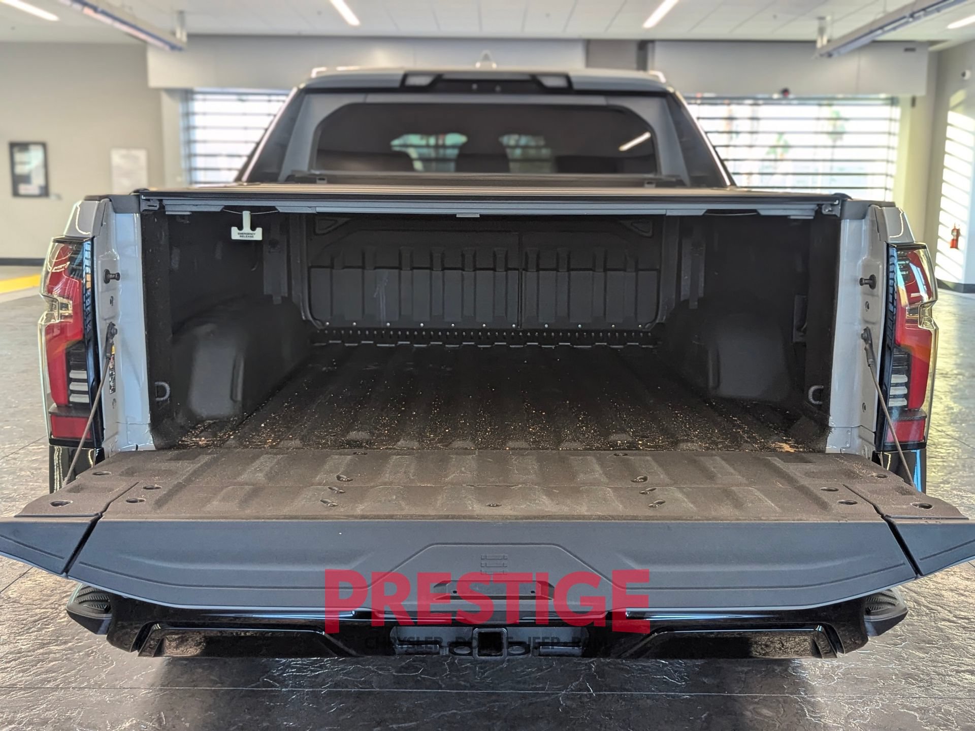 Used 2025 Chevrolet Silverado EV RST AWD/4WD image 10