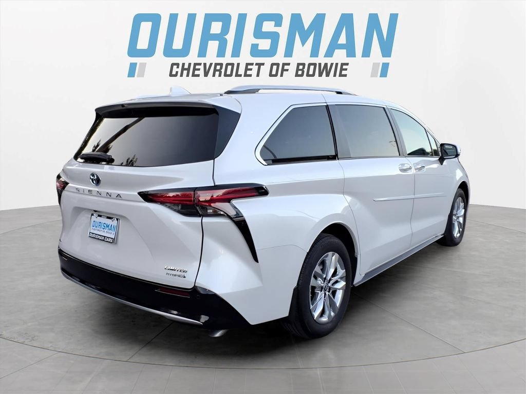 Used 2024 Toyota Sienna Limited AWD/4WD image 3