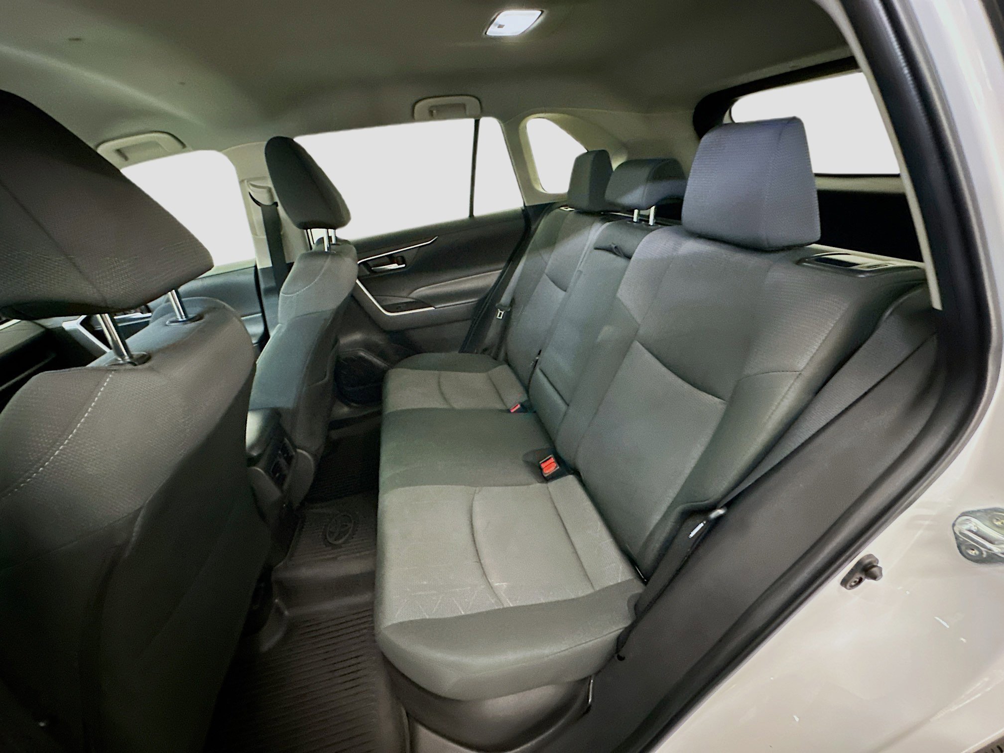 Used 2025 Toyota RAV4 XLE image 29