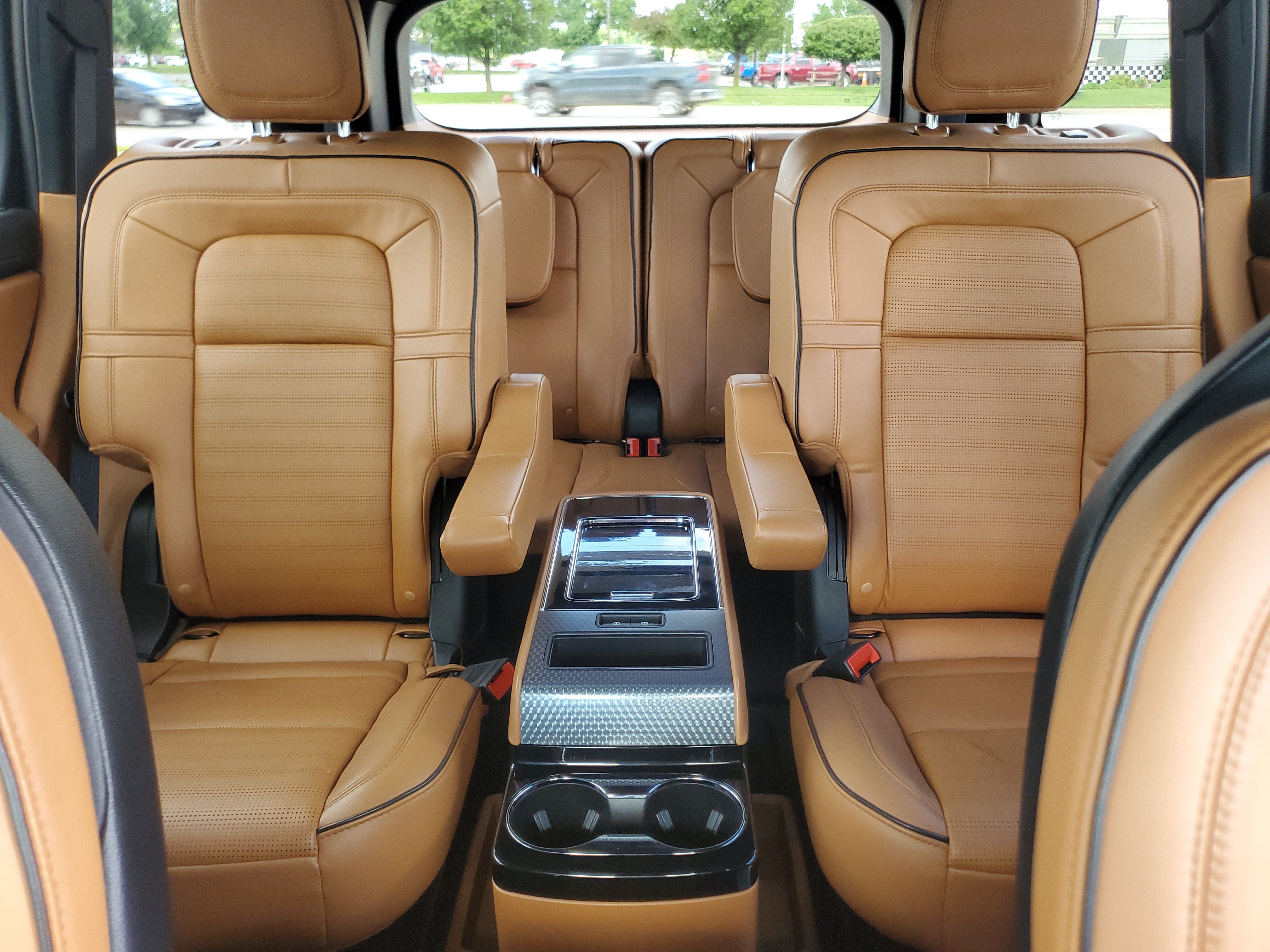 Certified 2023 Lincoln Aviator Black Label Grand Touring w/ Class IV Trailer Tow Package AWD/4WD image 19