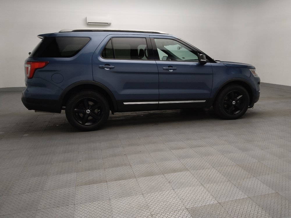 Used 2019 Ford Explorer XLT w/ Equipment Group 201A FWD image 10