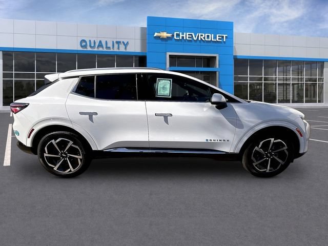 Certified 2024 Chevrolet Equinox EV LT FWD image 8