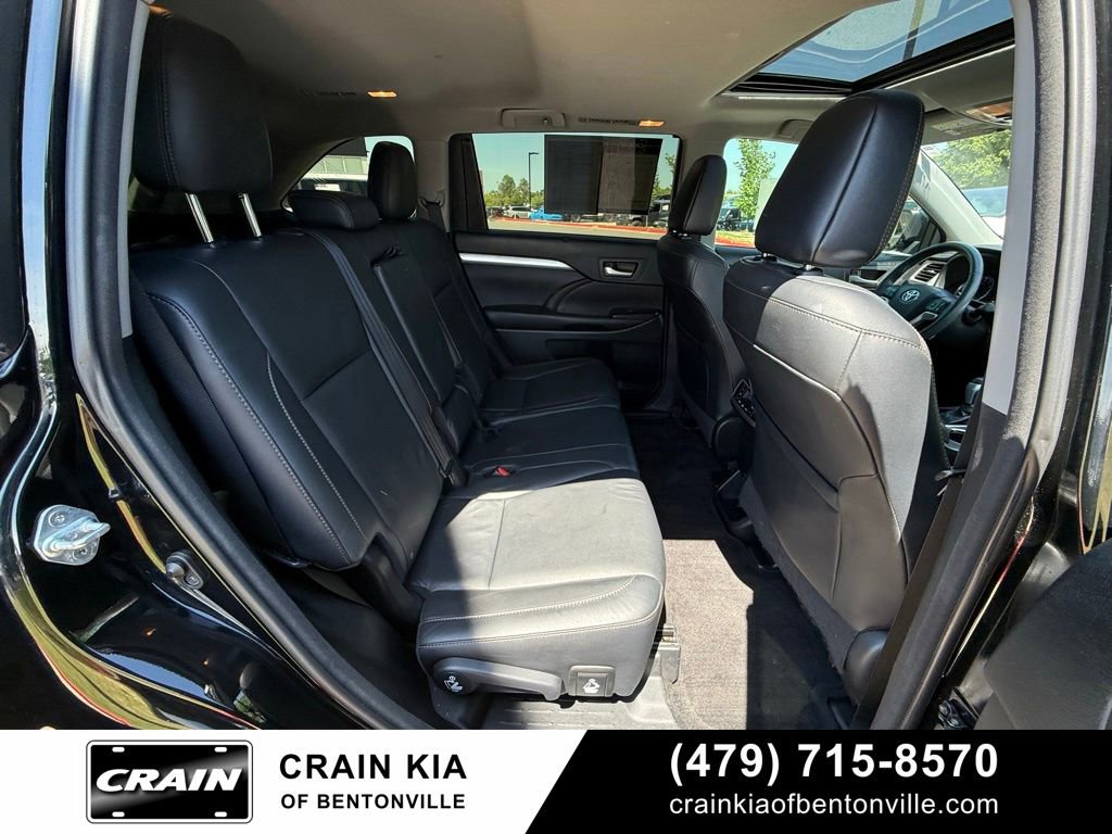 Used 2016 Toyota Highlander XLE FWD image 33