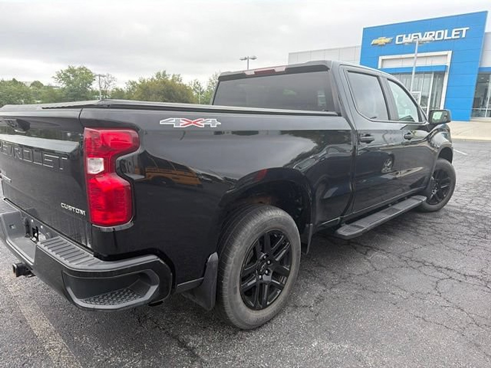Used 2024 Chevrolet Silverado 1500 Custom AWD/4WD image 5