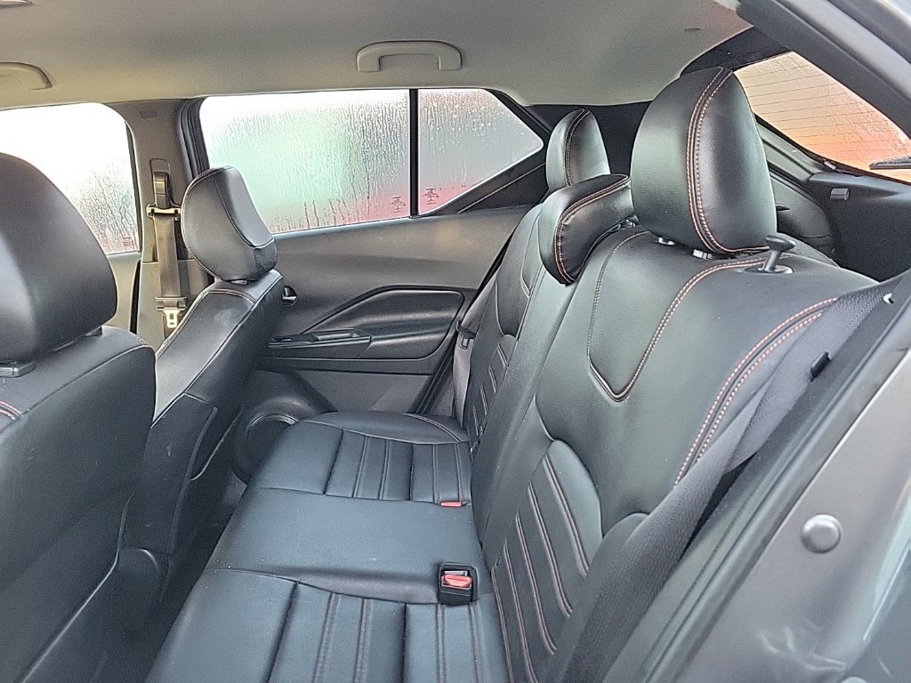 Used 2019 Nissan Kicks SR w/ SR Premium Package FWD image 12