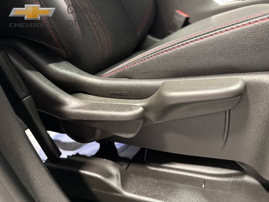 Used 2023 Chevrolet Equinox RS image 28