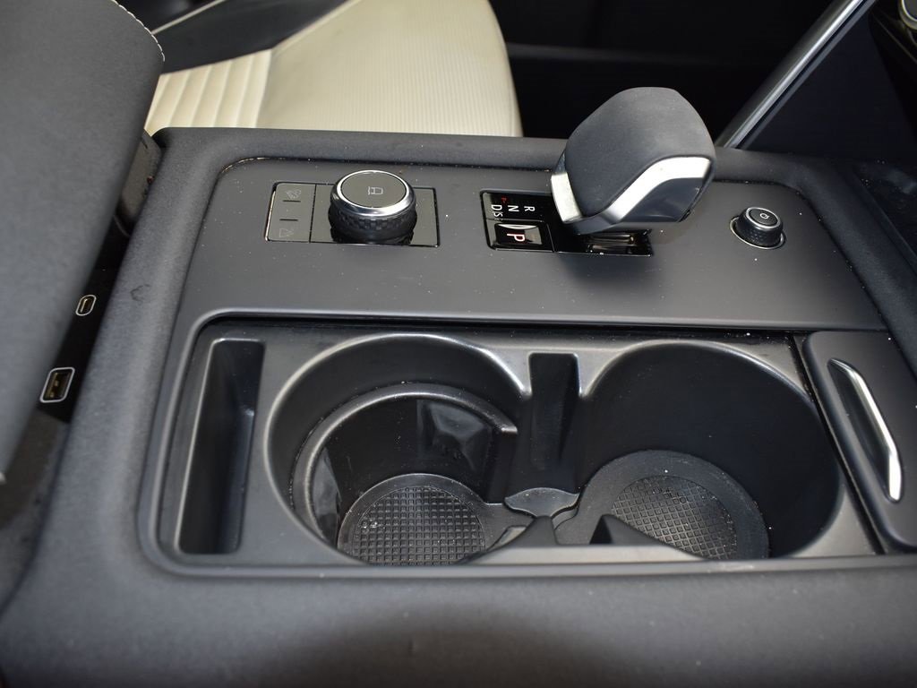 Used 2023 Land Rover Discovery HSE R-Dynamic image 26