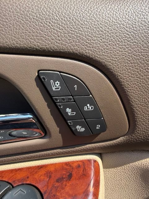 Used 2010 Chevrolet Suburban LTZ AWD/4WD image 25