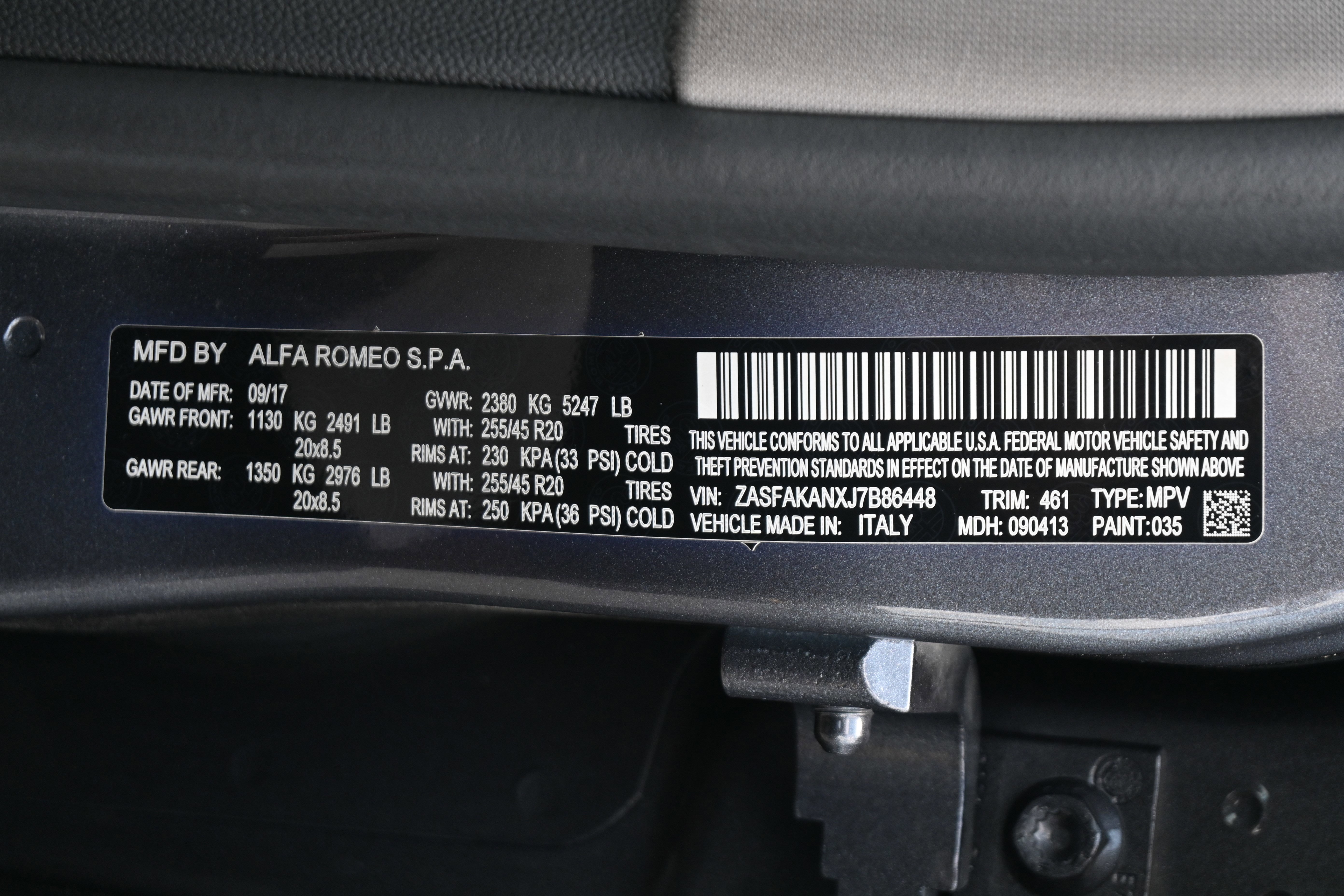 Used 2018 Alfa Romeo Stelvio AWD image 17