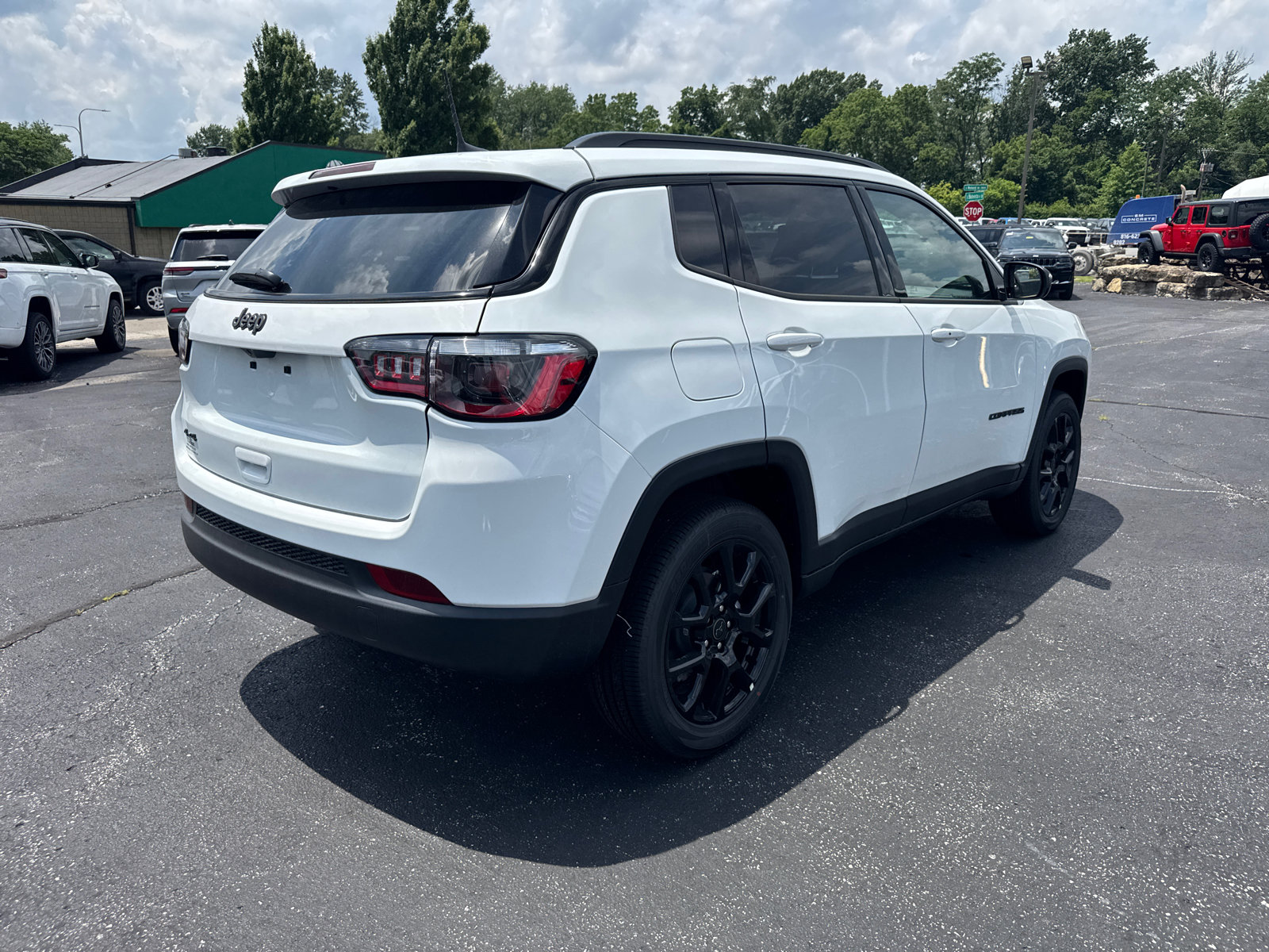 New 2026 Jeep Compass Latitude AWD/4WD image 5
