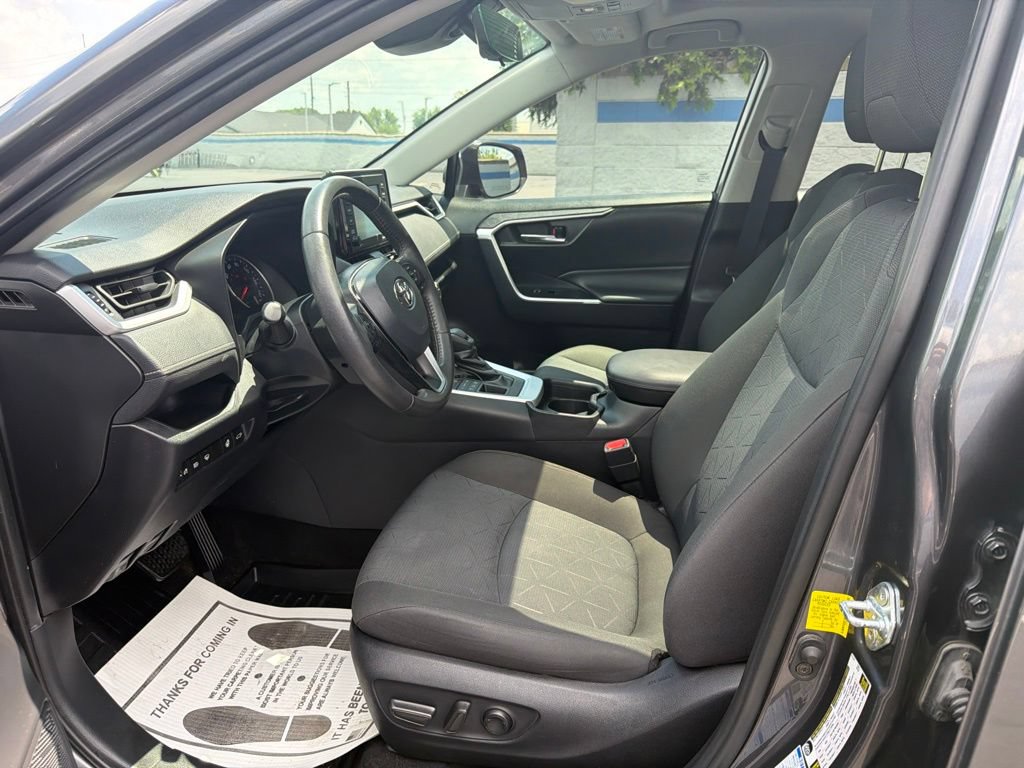Used 2021 Toyota RAV4 XLE w/ Convenience Package AWD/4WD image 17