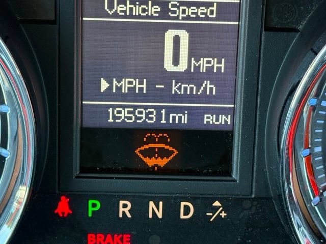 Used 2014 Chrysler Town & Country Touring FWD image 4