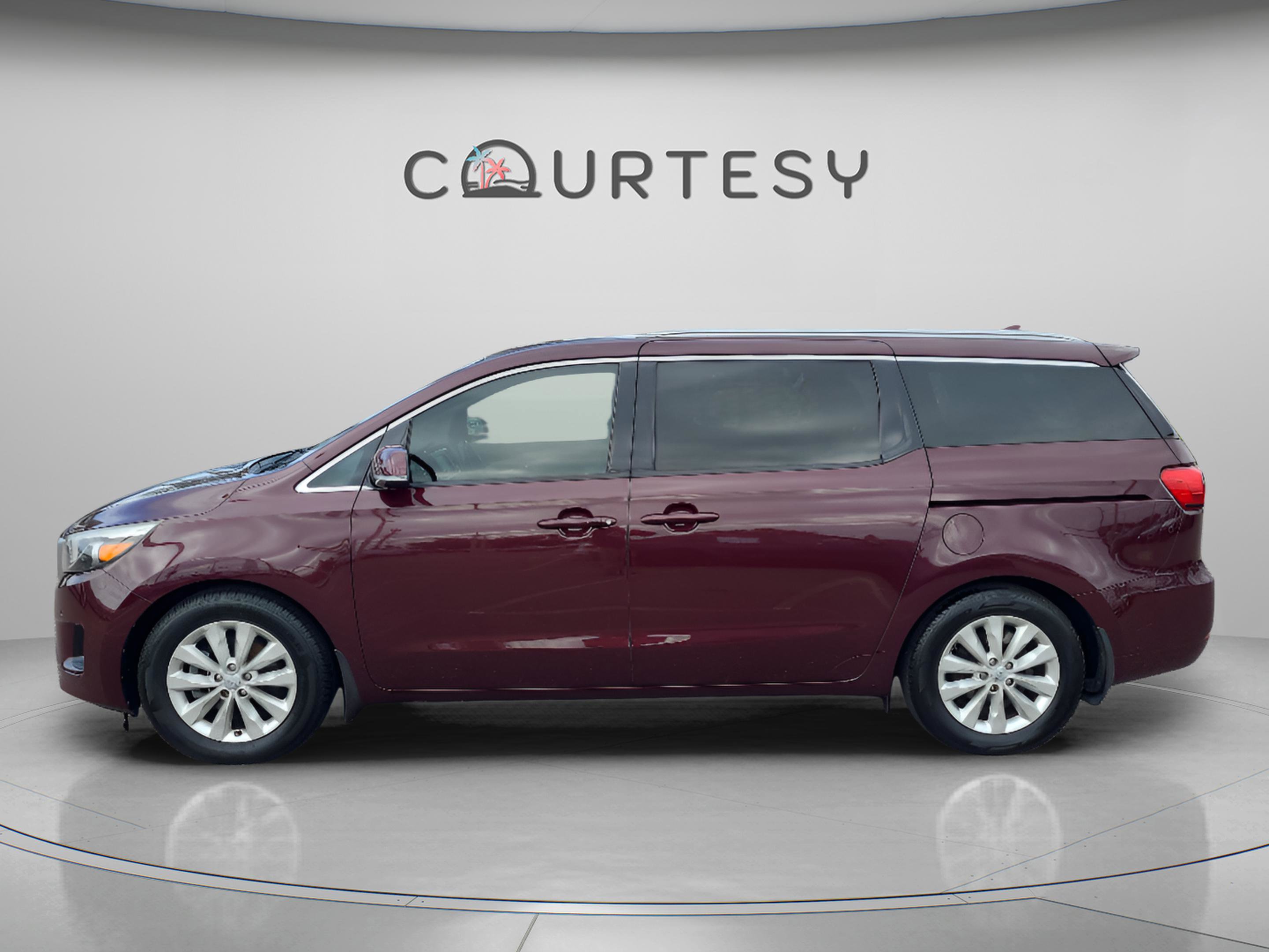 Used 2017 Kia Sedona EX image 2