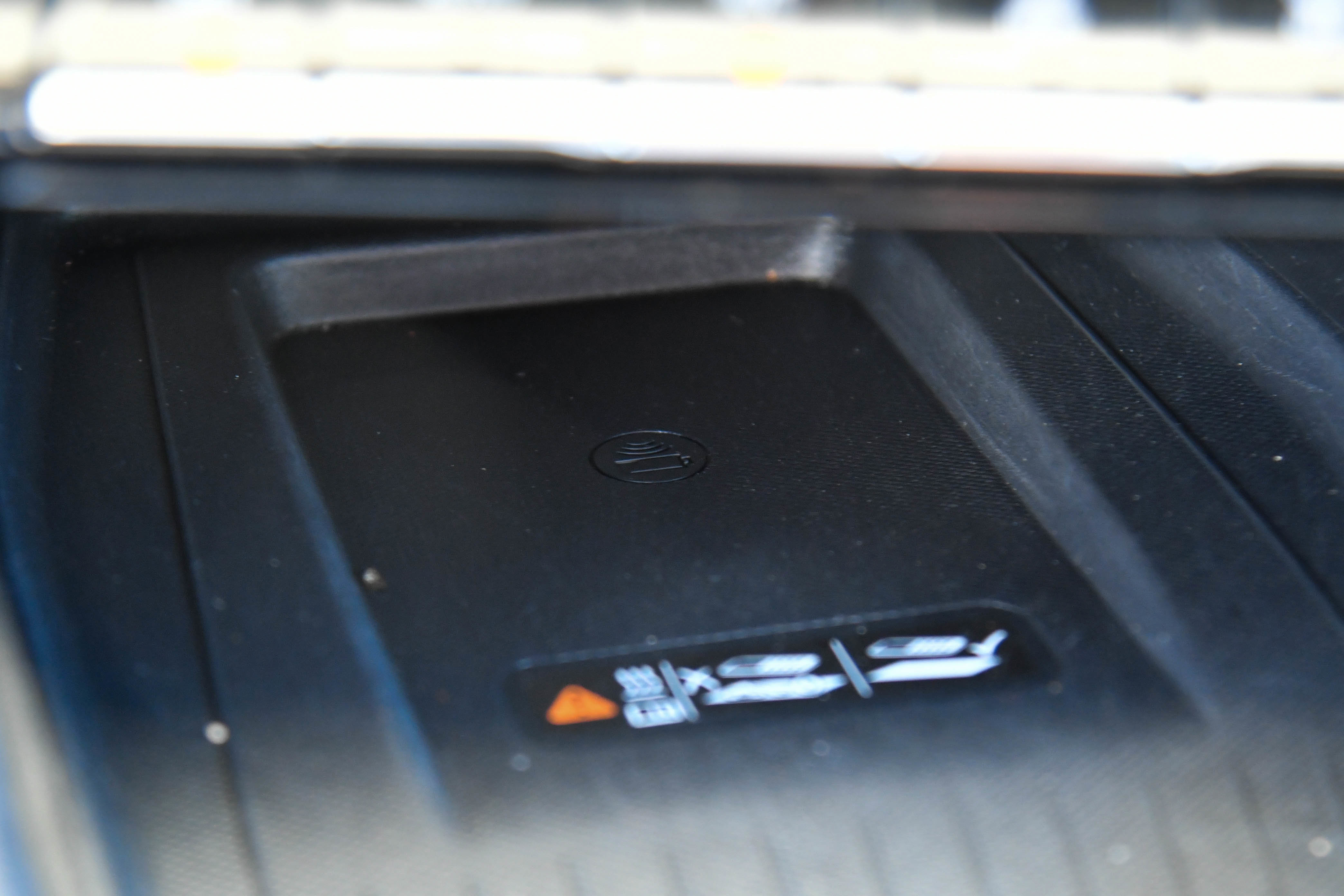Used 2025 Chevrolet Equinox EV LT w/ Convenience Package FWD image 34