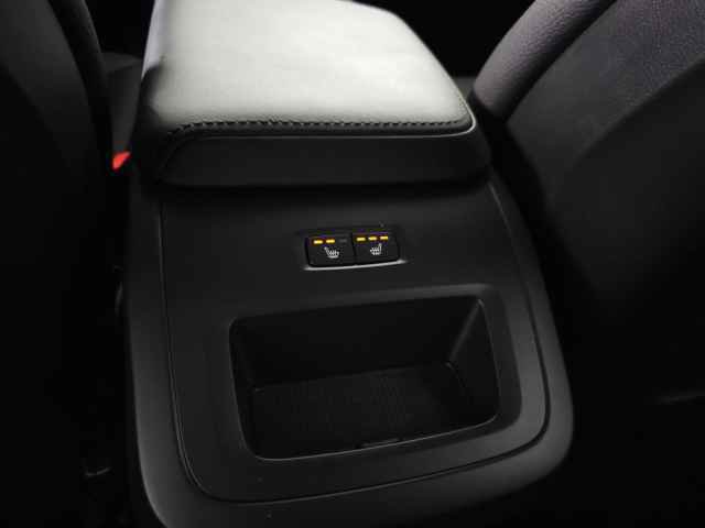 Certified 2025 Volvo XC60 B5 Plus AWD/4WD image 33