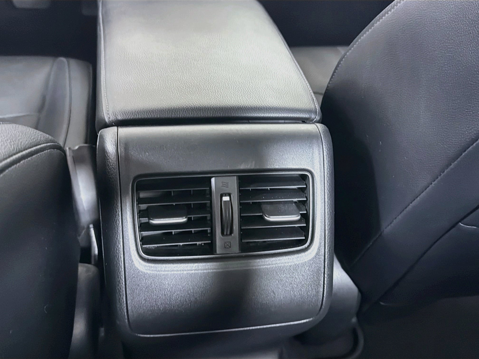 Used 2018 Honda Accord Touring image 27
