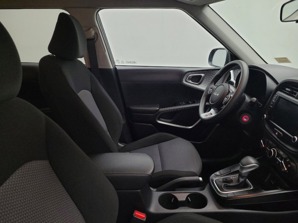 Used 2023 Kia Soul LX image 21