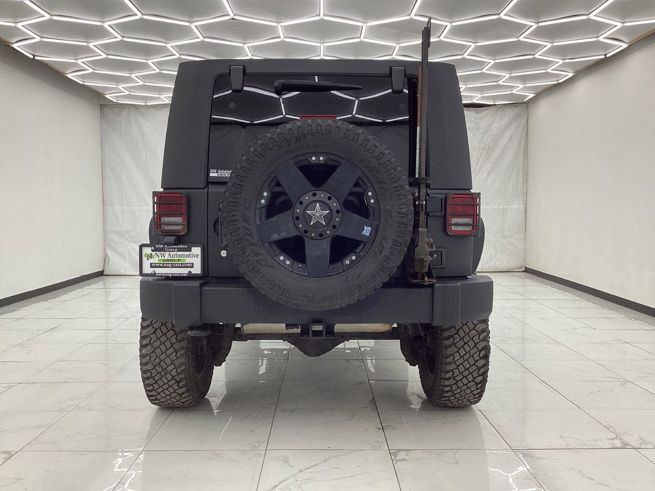 Used 2009 Jeep Wrangler Unlimited Sahara w/ Dual Top Group image 10