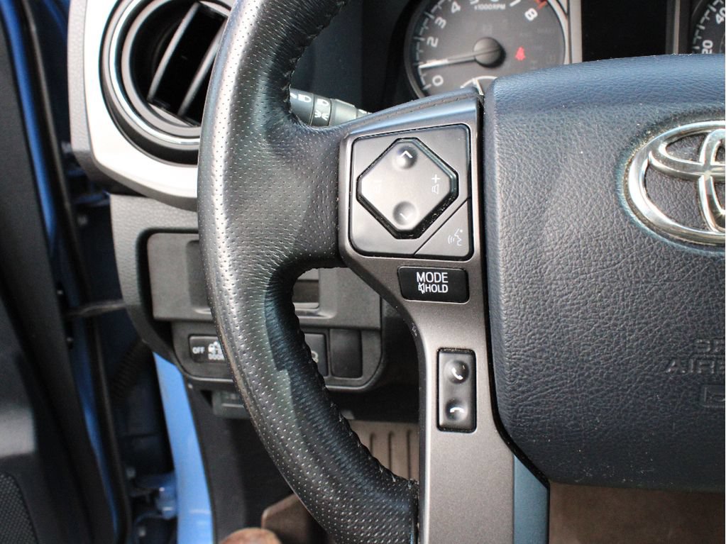 Used 2019 Toyota Tacoma TRD Sport AWD/4WD image 16