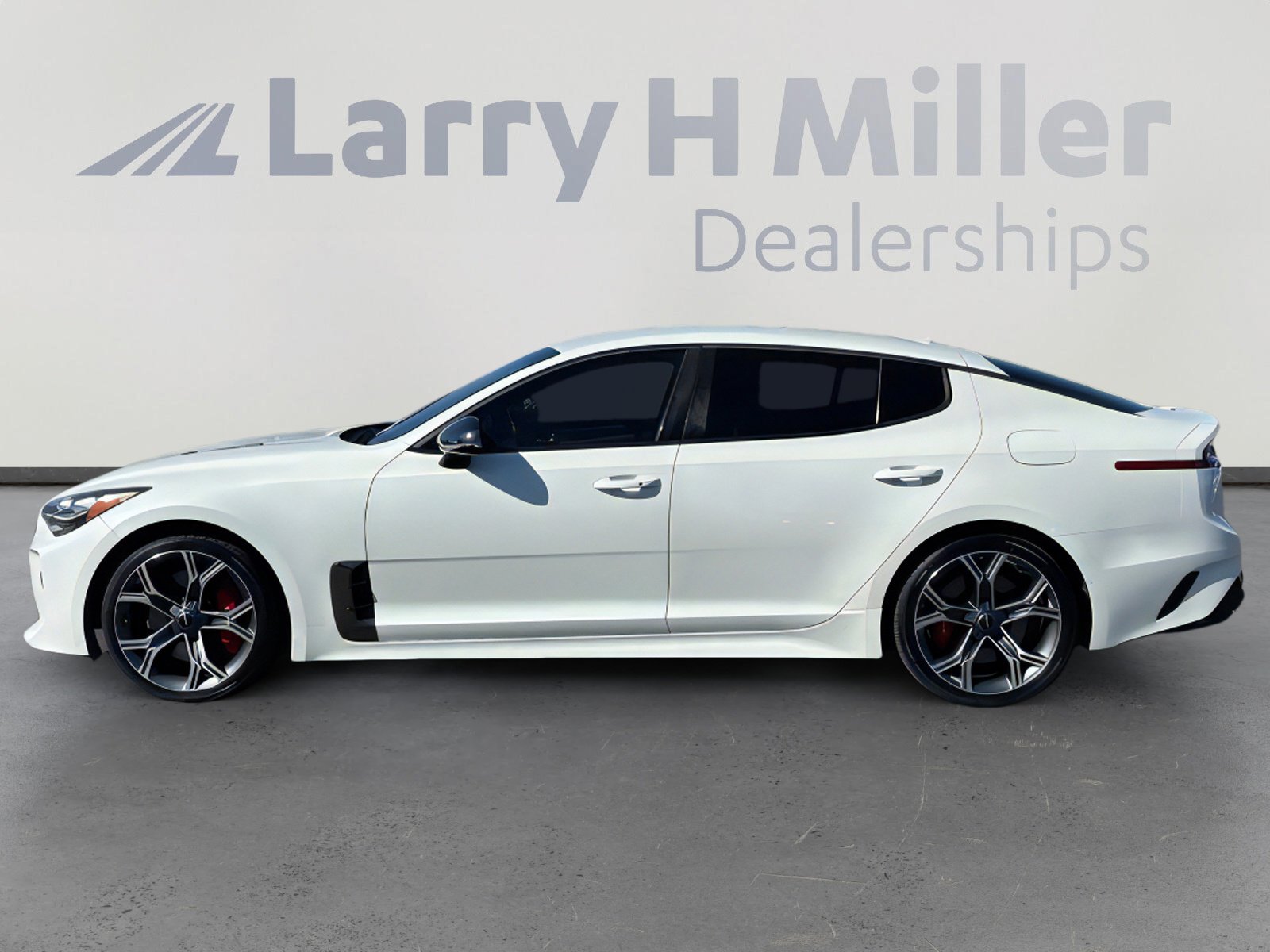Used 2019 Kia Stinger GT image 3
