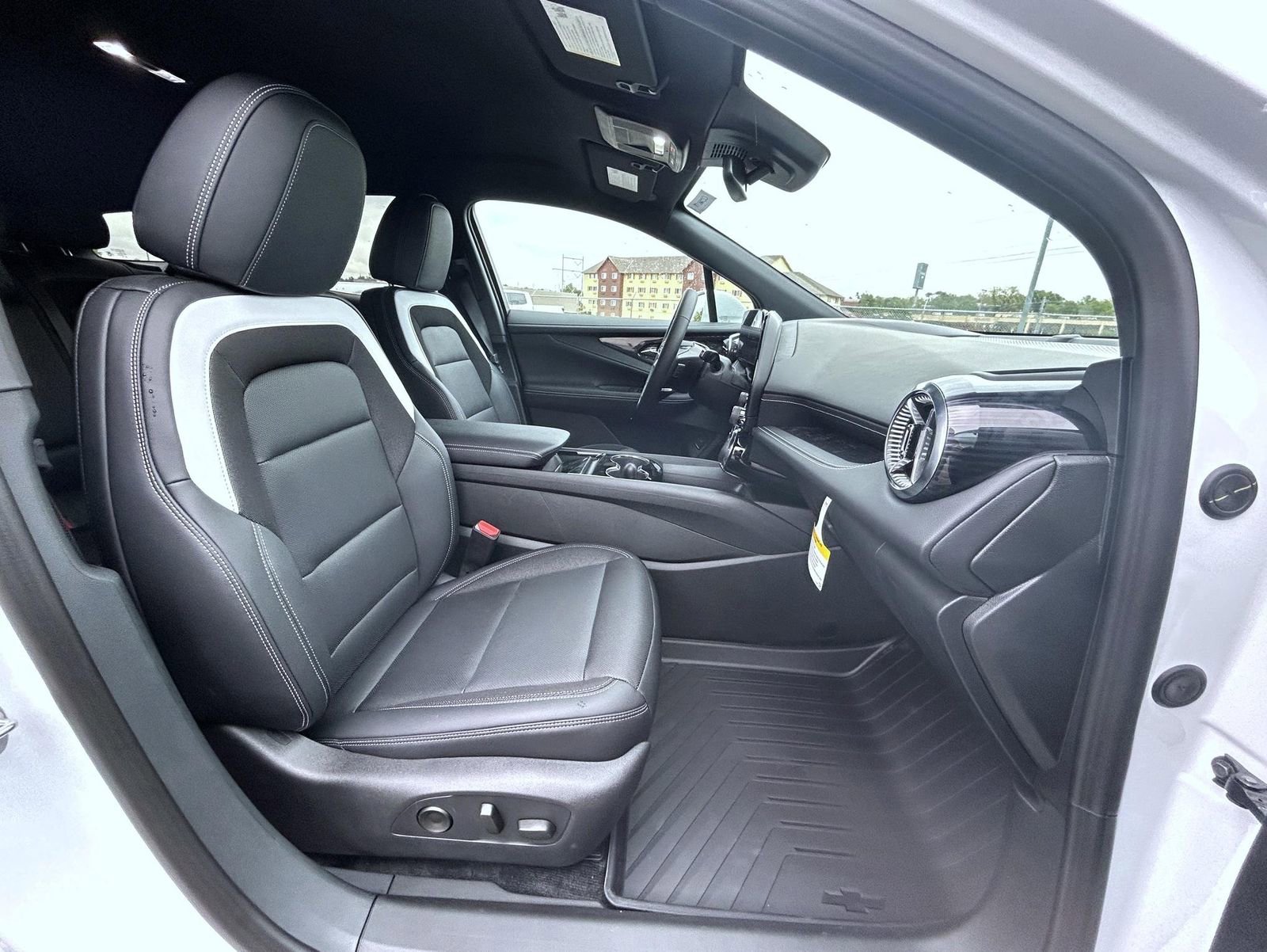 New 2026 Chevrolet Blazer EV LT image 15