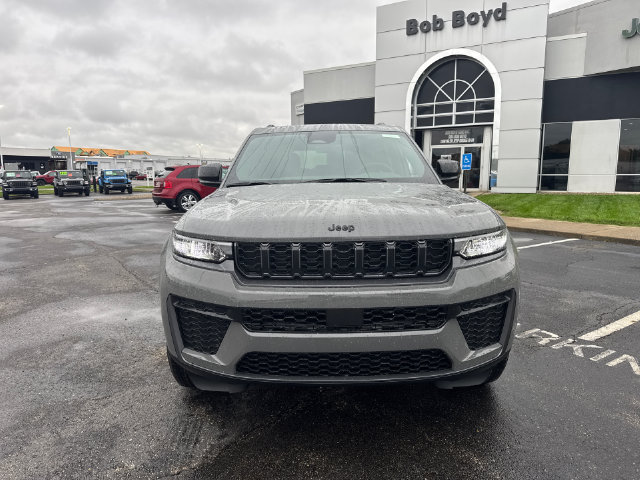 New 2027 Jeep Grand Cherokee 4WD image 2