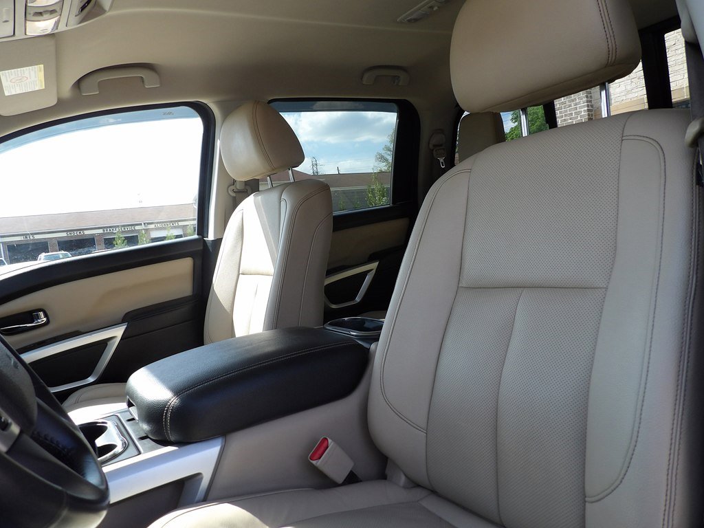 Used 2017 Nissan Titan SL w/ Chrome Package image 12