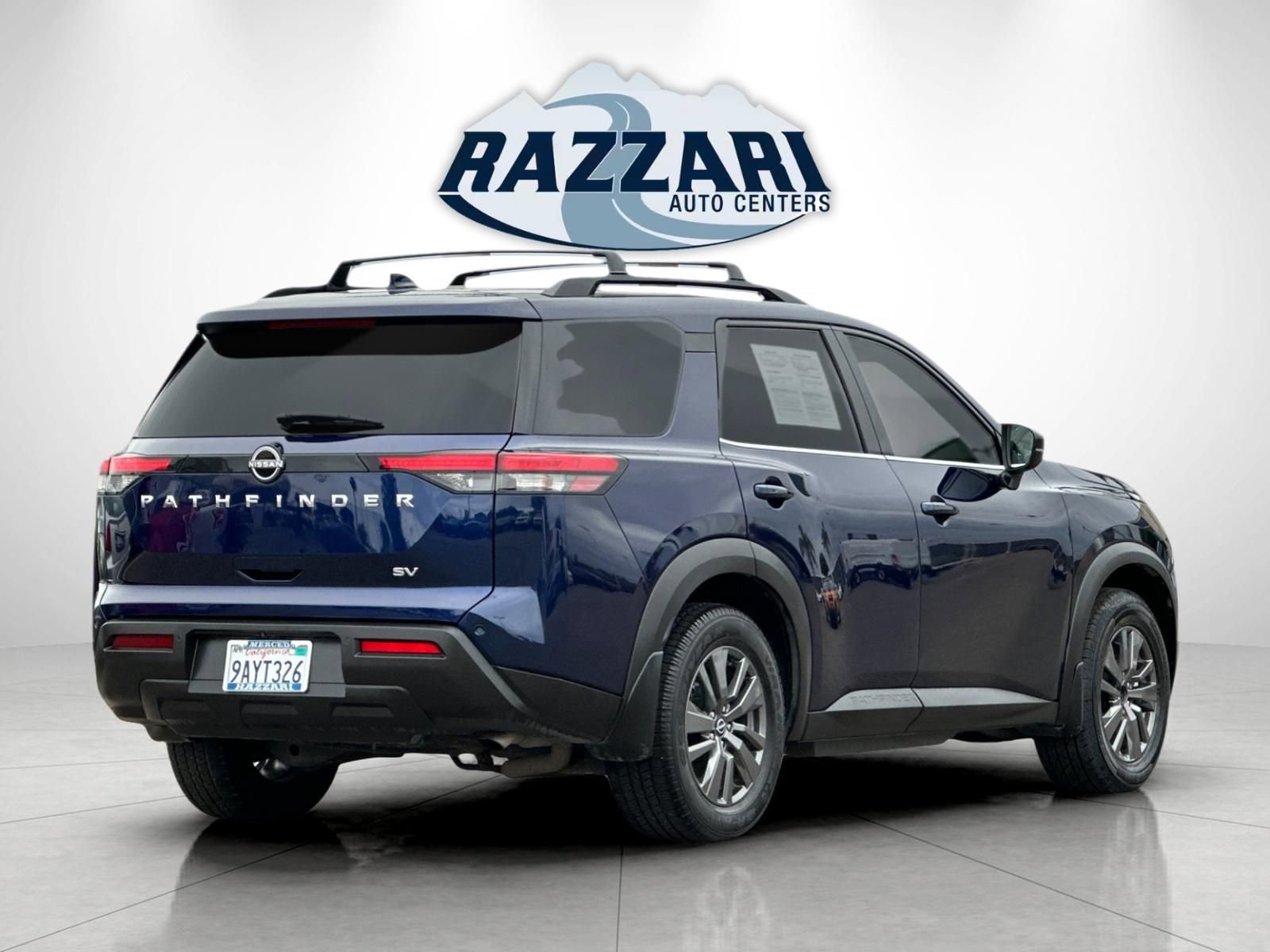 Used 2022 Nissan Pathfinder SV FWD image 3