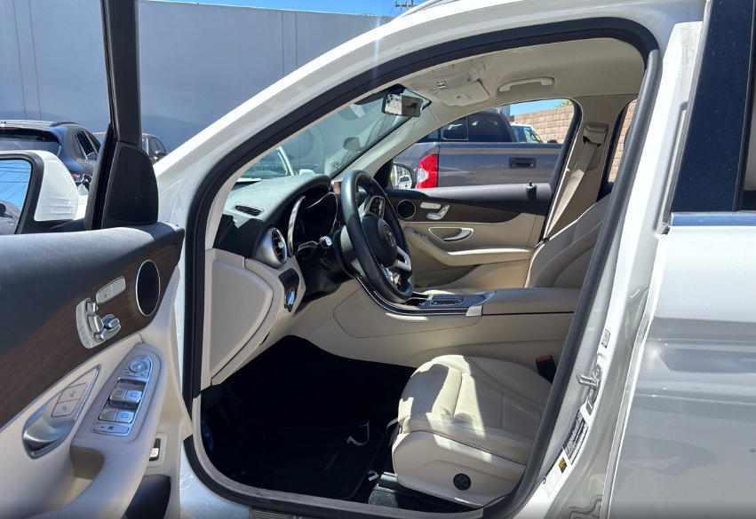 Used 2021 Mercedes-Benz GLC 300 image 12