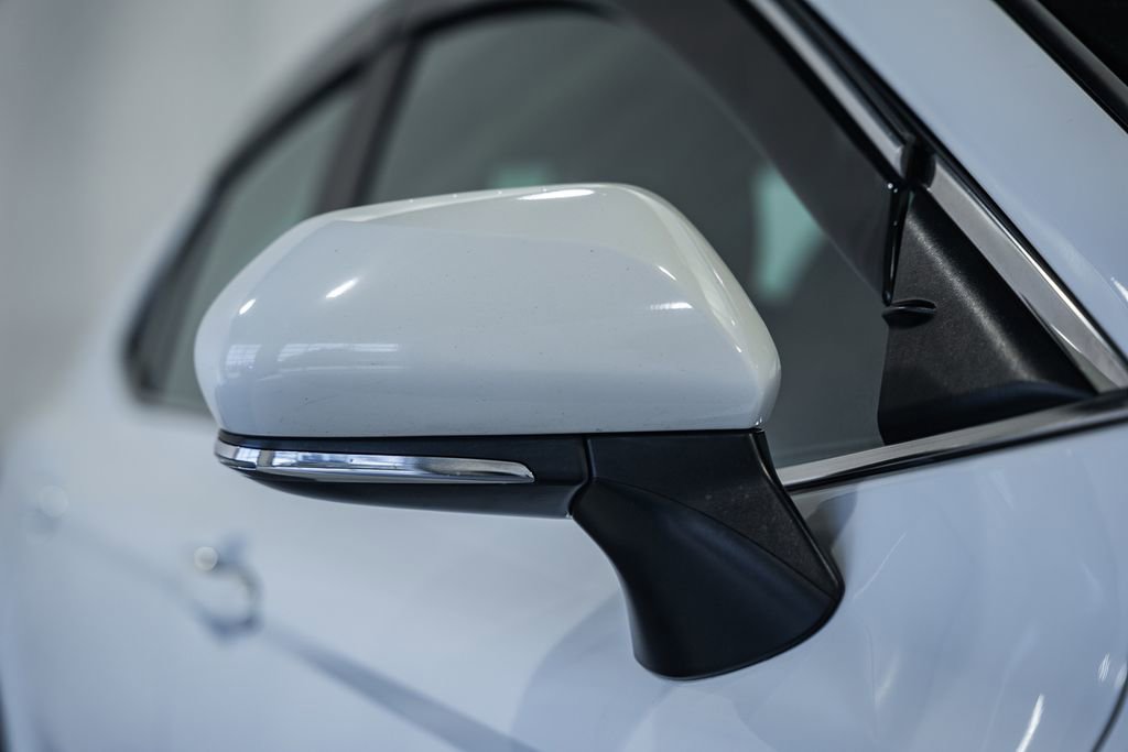 Used 2018 Toyota Camry SE w/ Moonroof Package image 12