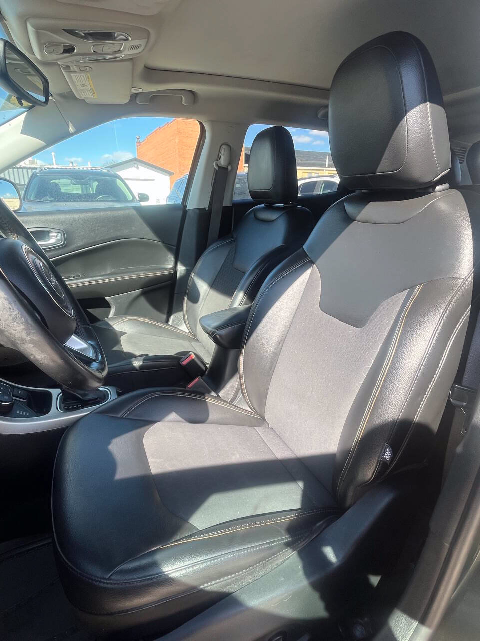 Used 2019 Jeep Compass Latitude w/ Cold Weather Group AWD/4WD image 15