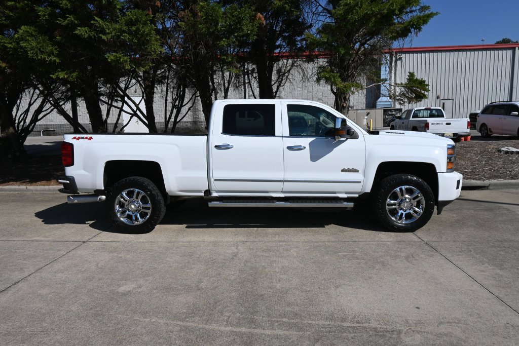 Used 2019 Chevrolet Silverado 2500 High Country w/ Duramax Plus Package AWD/4WD image 29