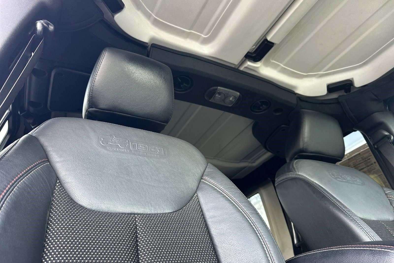 Used 2017 Jeep Wrangler 75th Anniversary image 20