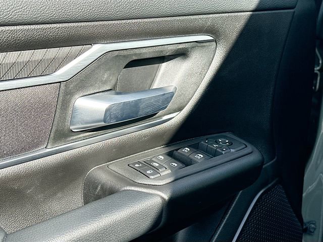 New 2026 RAM 1500 4x4 Crew Cab image 13