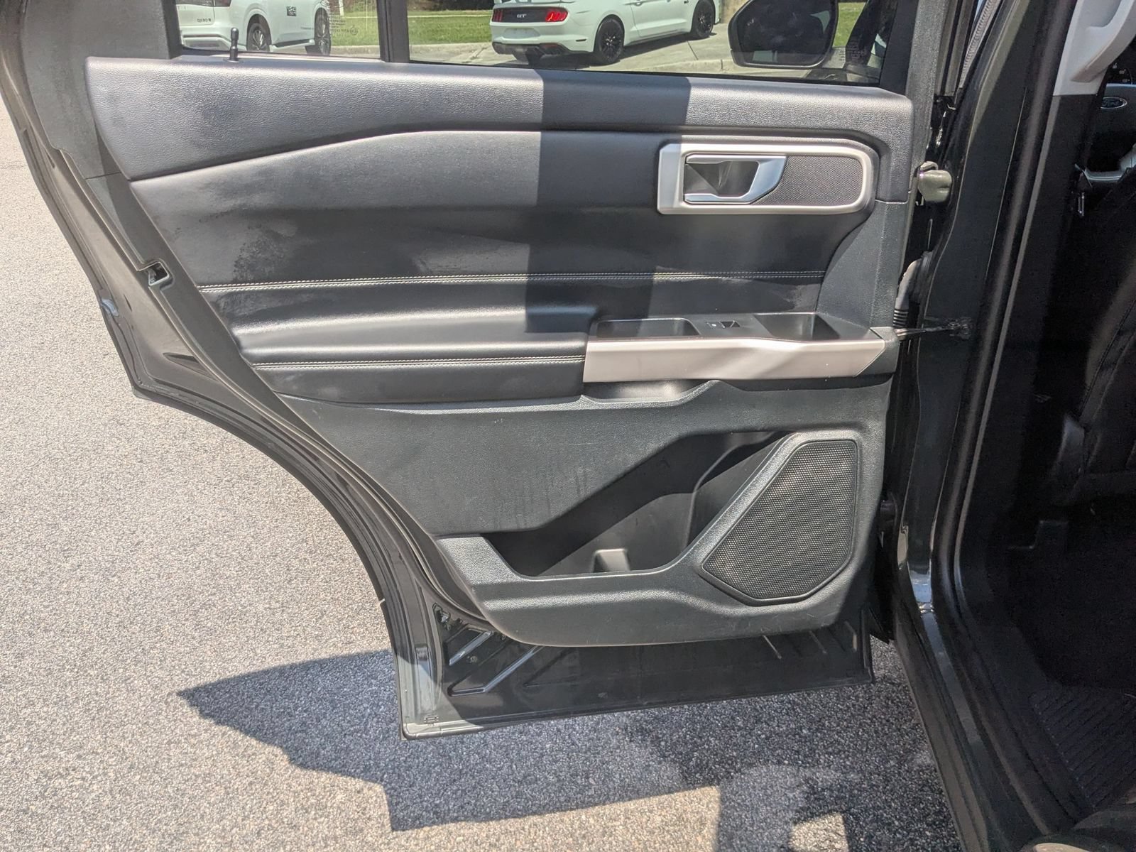 Used 2024 Ford Explorer XLT w/ Equipment Group 202A AWD/4WD image 27
